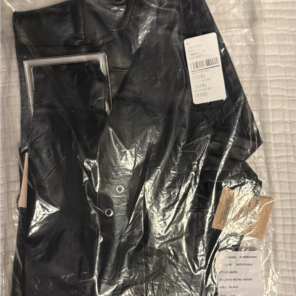 Superdown Karina Faux Leather Vest and Melania micro short - Picture 7 of 13